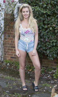 Chloe Ayling feet photo 10