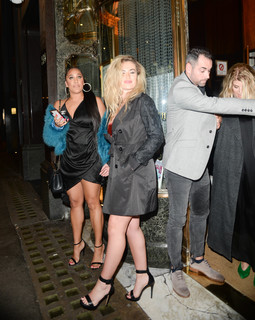 Chloe Ayling feet photo 3