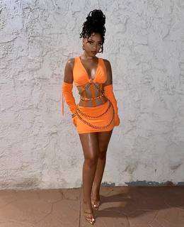 Chloe Bailey feet photo thumbnail