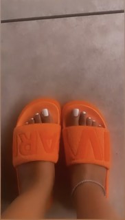 Chloe Bailey feet photo thumbnail