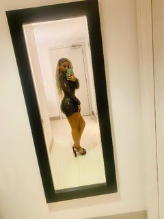 Chloe Bailey feet photo thumbnail
