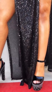 Chloe Bailey feet photo thumbnail