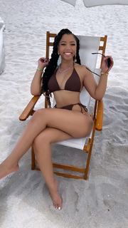 Chloe Bailey feet photo thumbnail