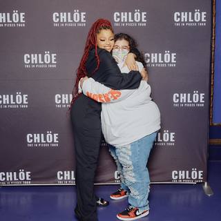 Chloe Bailey feet photo thumbnail