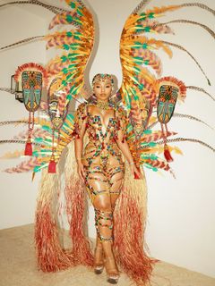 Chloe Bailey feet photo thumbnail