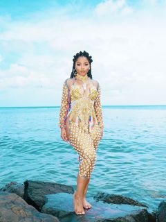 Chloe Bailey feet photo thumbnail