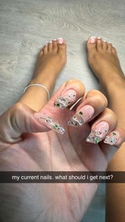 Chloe Bailey feet photo thumbnail