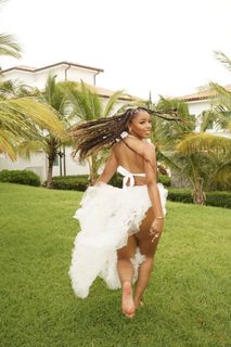 Chloe Bailey feet photo thumbnail