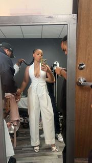 Chloe Bailey feet photo thumbnail