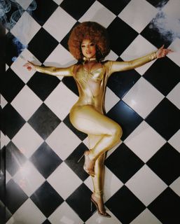 Chloe Bailey feet photo thumbnail