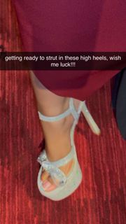 Chloe Bailey feet photo 15