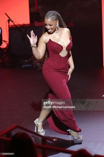 Chloe Bailey feet photo 14