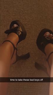 Chloe Bailey feet photo 8