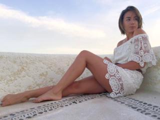 Chloe Bennet feet photo thumbnail