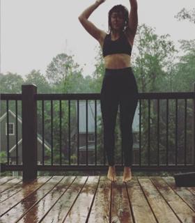 Chloe Bennet feet photo thumbnail