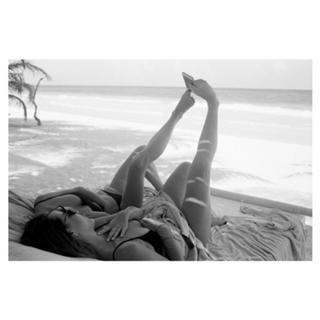 Chloe Bennet feet photo thumbnail