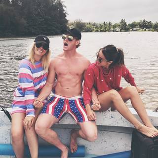 Chloe Bennet feet photo thumbnail