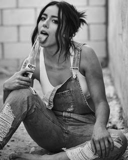 Chloe Bennet feet photo thumbnail