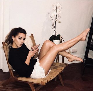 Chloe Bennet feet photo thumbnail