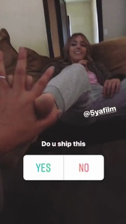 Chloe Bennet feet photo thumbnail