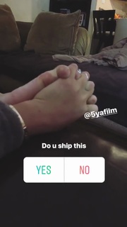 Chloe Bennet feet photo thumbnail
