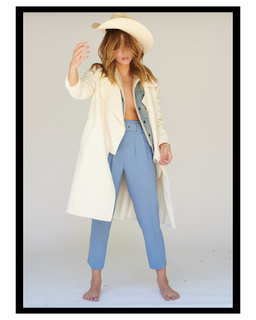 Chloe Bennet feet photo thumbnail