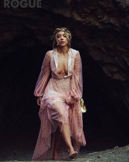 Chloe Bennet feet photo thumbnail