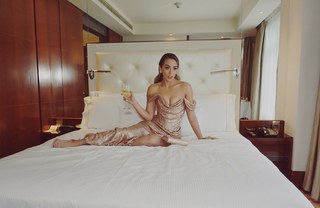 Chloe Bennet feet photo thumbnail