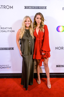 Chloe Bennet feet photo thumbnail