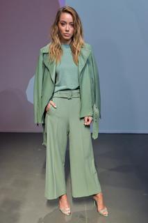 Chloe Bennet feet photo thumbnail
