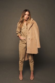 Chloe Bennet feet photo thumbnail