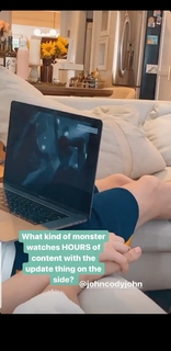 Chloe Bennet feet photo thumbnail