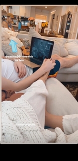 Chloe Bennet feet photo thumbnail