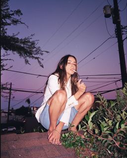 Chloe Bennet feet photo thumbnail