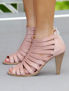 Chloe Bridges feet photo 18