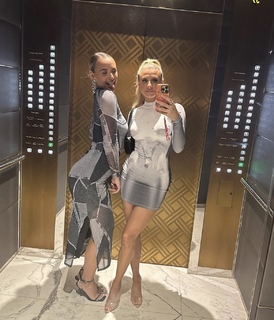 Chloe Burrows feet photo thumbnail