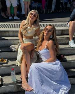 Chloe Burrows feet photo thumbnail