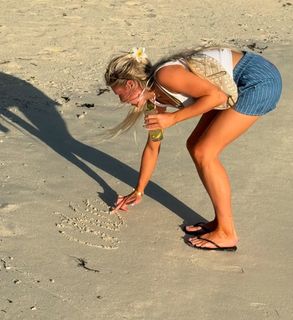 Chloe Burrows feet photo 12