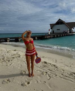Chloe Burrows feet photo 10