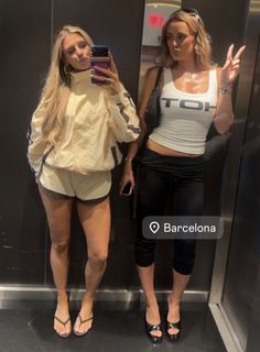 Chloe Burrows feet photo 1