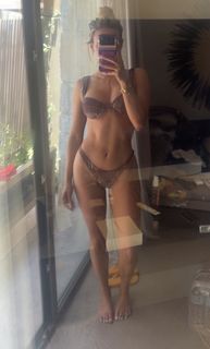 Chloe Burrows feet photo 1