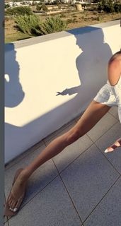 Chloe Burrows feet photo 1