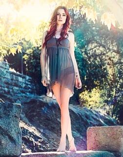 Chloe Dykstra feet photo 3