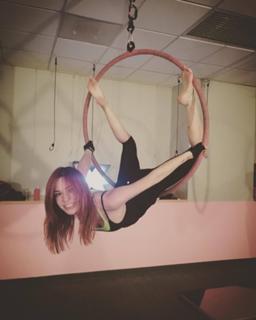 Chloe Dykstra feet photo 11