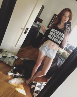 Chloe Dykstra feet photo 3