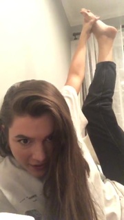 Chloe East feet photo thumbnail