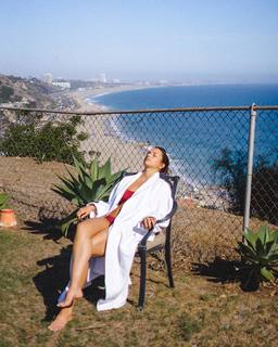 Chloe East feet photo thumbnail