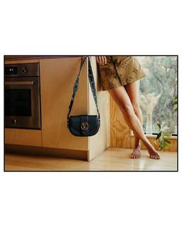 Chloe East feet photo thumbnail