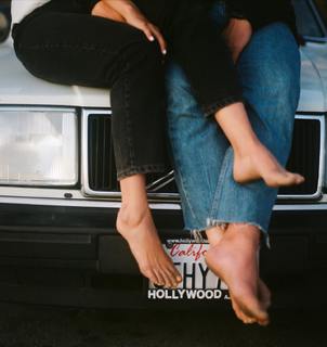 Chloe East feet photo thumbnail