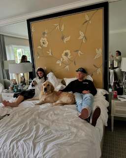 Chloe East feet photo thumbnail